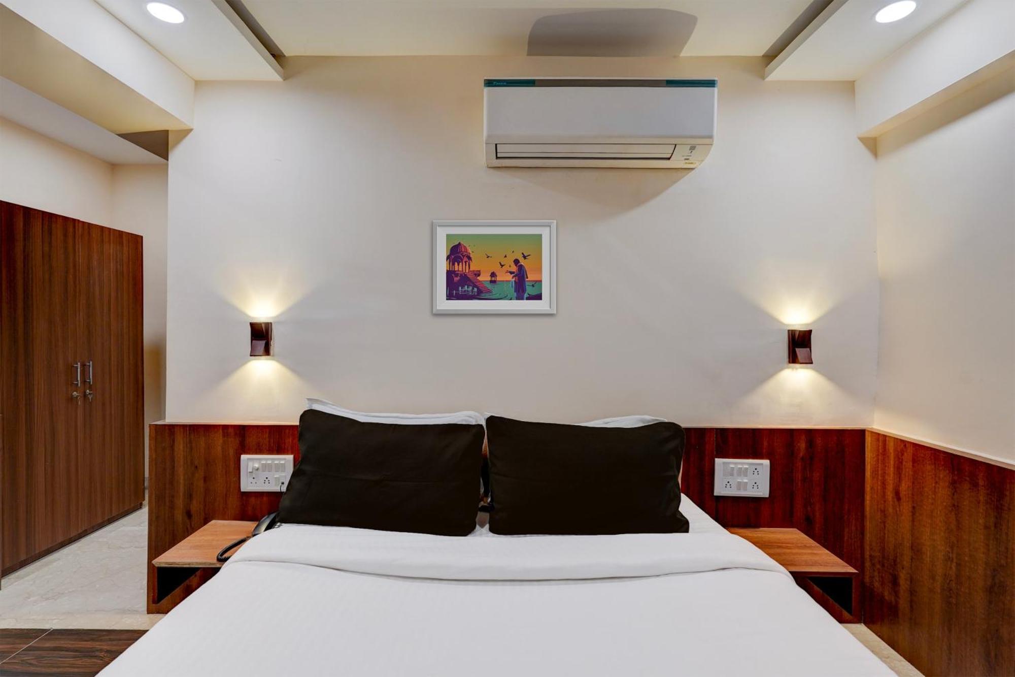 Townhouse Oriental Inn Ченай Екстериор снимка