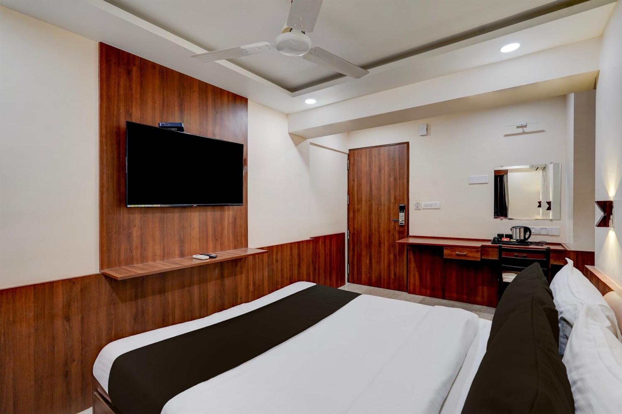 Townhouse Oriental Inn Ченай Екстериор снимка
