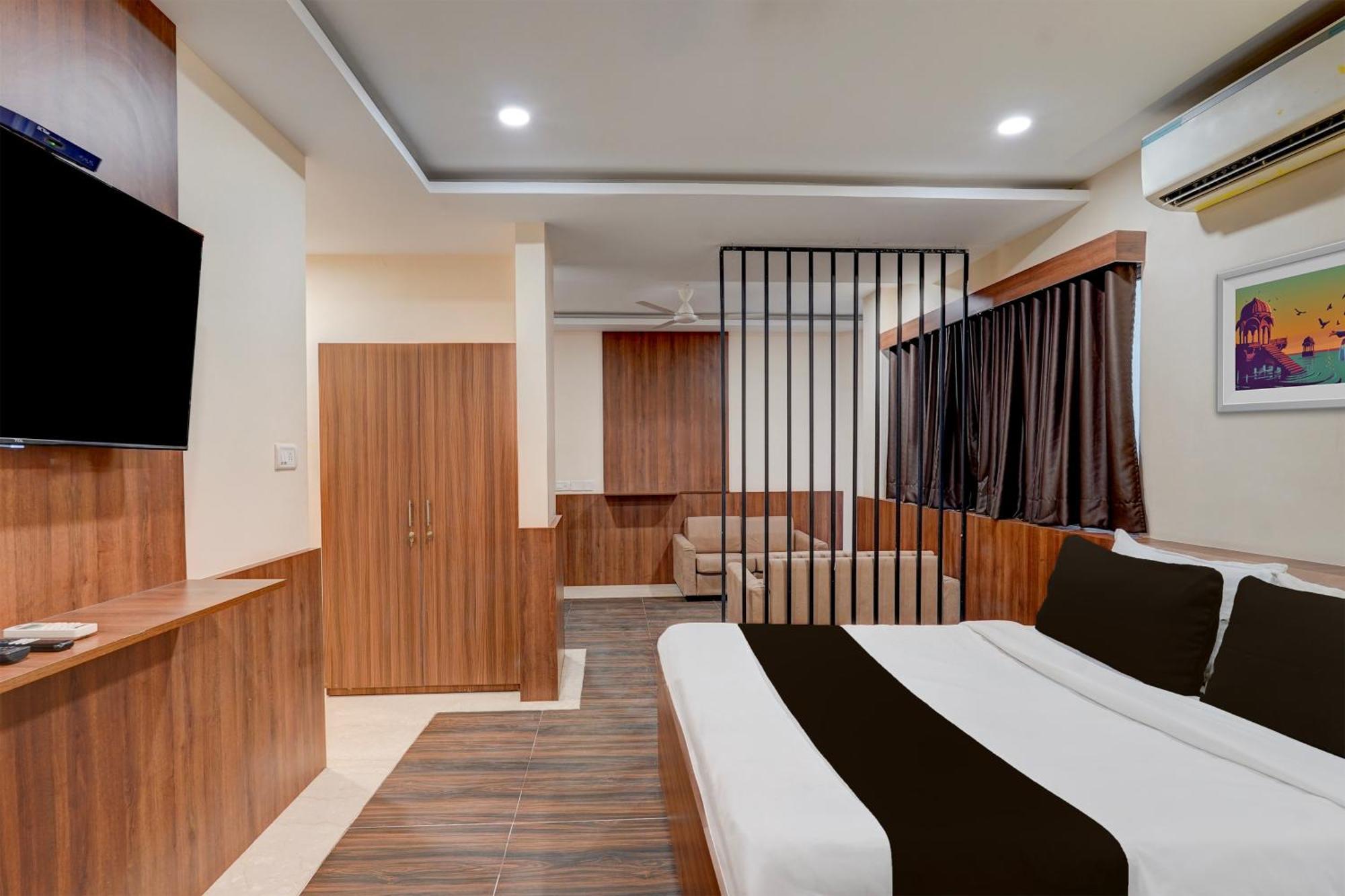 Townhouse Oriental Inn Ченай Екстериор снимка