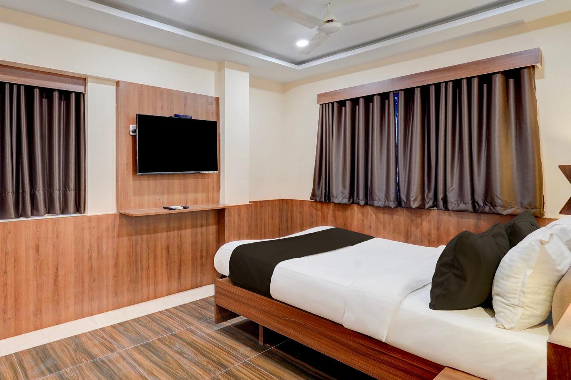 Townhouse Oriental Inn Ченай Екстериор снимка