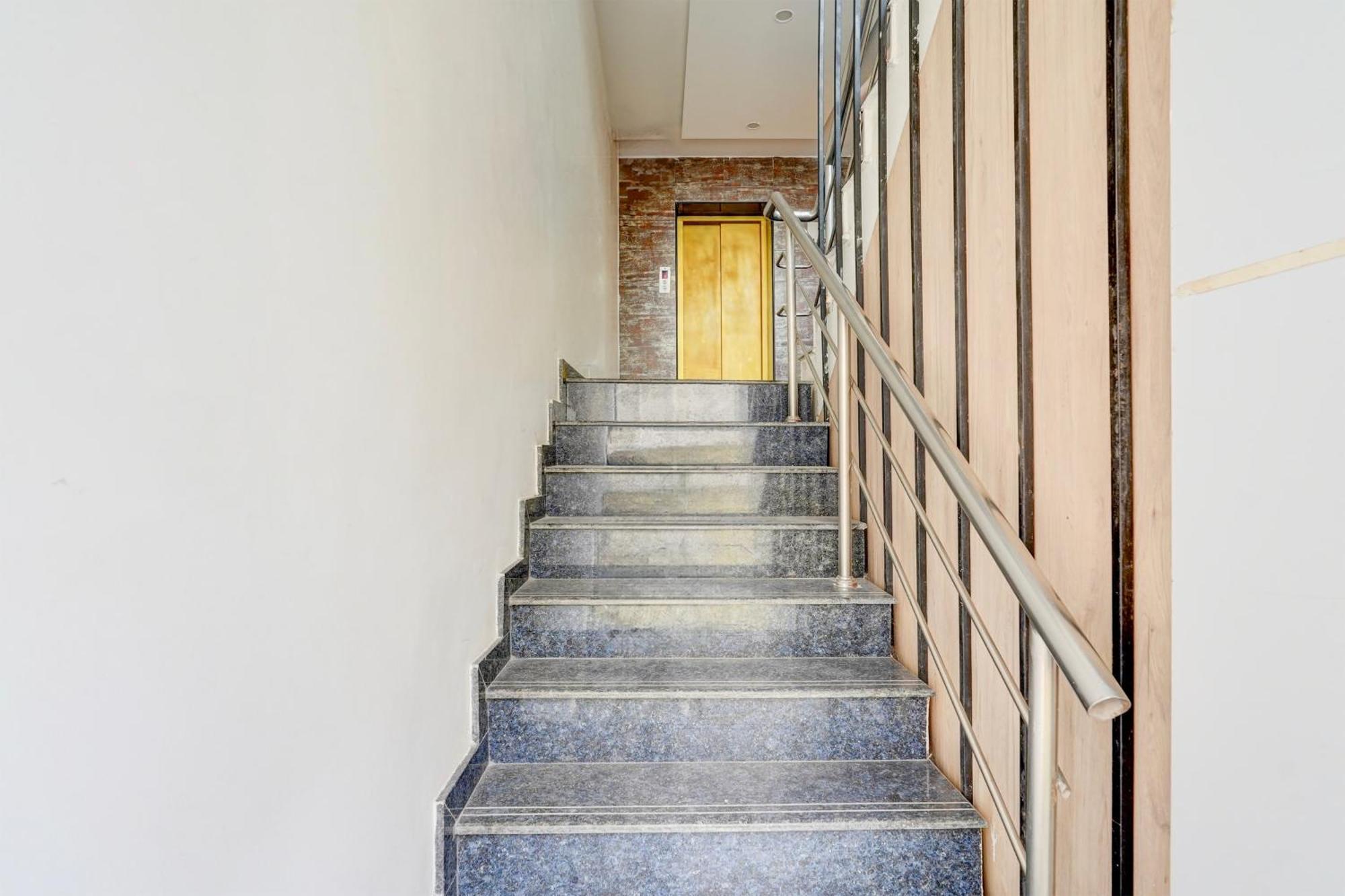 Townhouse Oriental Inn Ченай Екстериор снимка