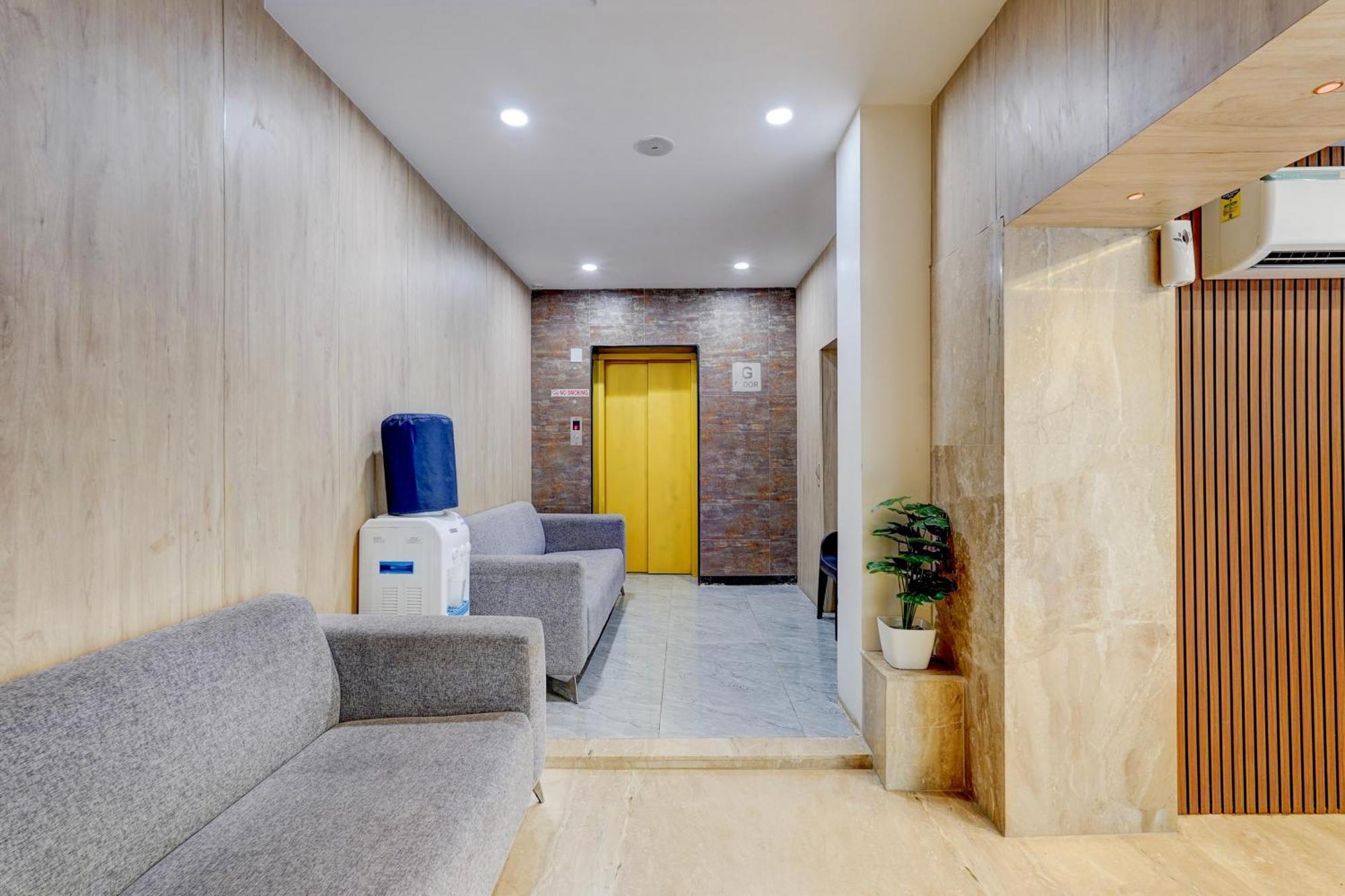 Townhouse Oriental Inn Ченай Екстериор снимка