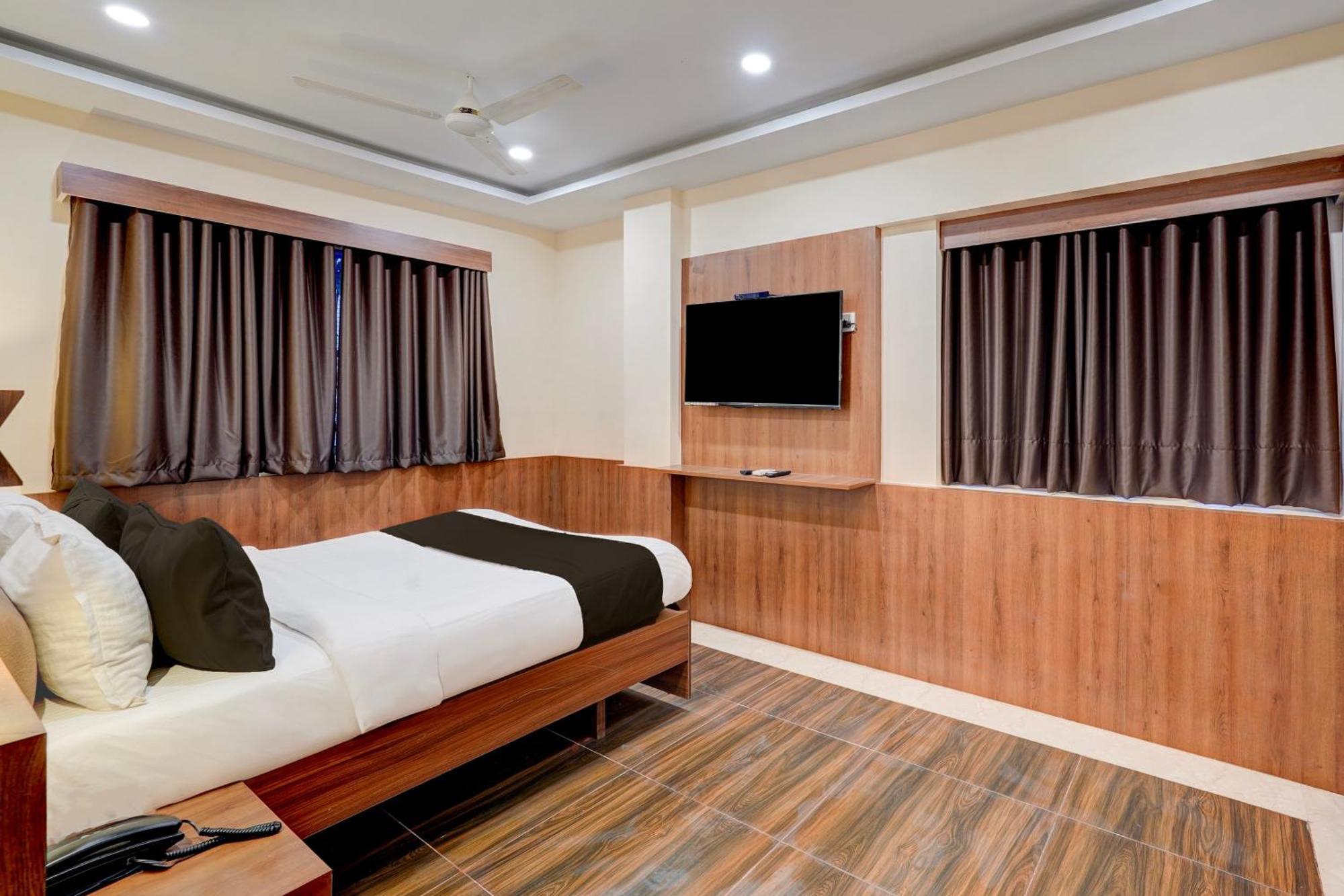Townhouse Oriental Inn Ченай Екстериор снимка