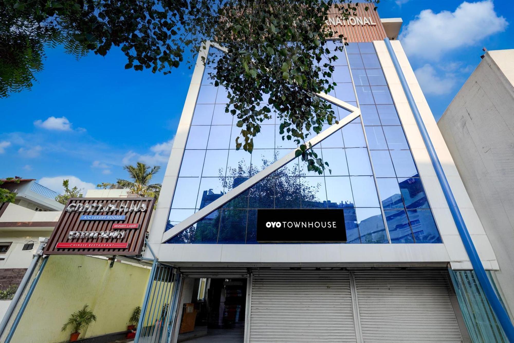 Townhouse Oriental Inn Ченай Екстериор снимка