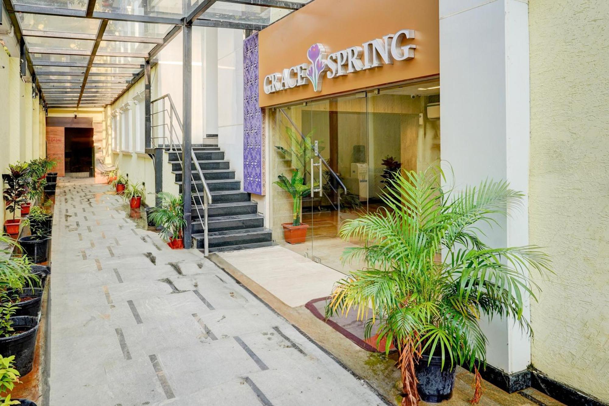 Townhouse Oriental Inn Ченай Екстериор снимка