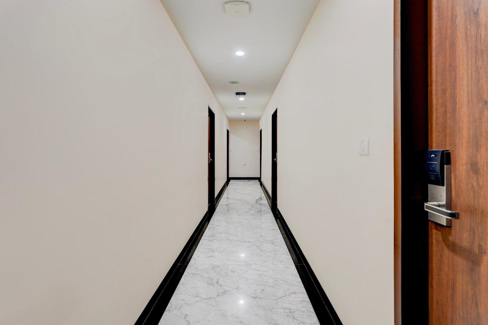 Townhouse Oriental Inn Ченай Екстериор снимка