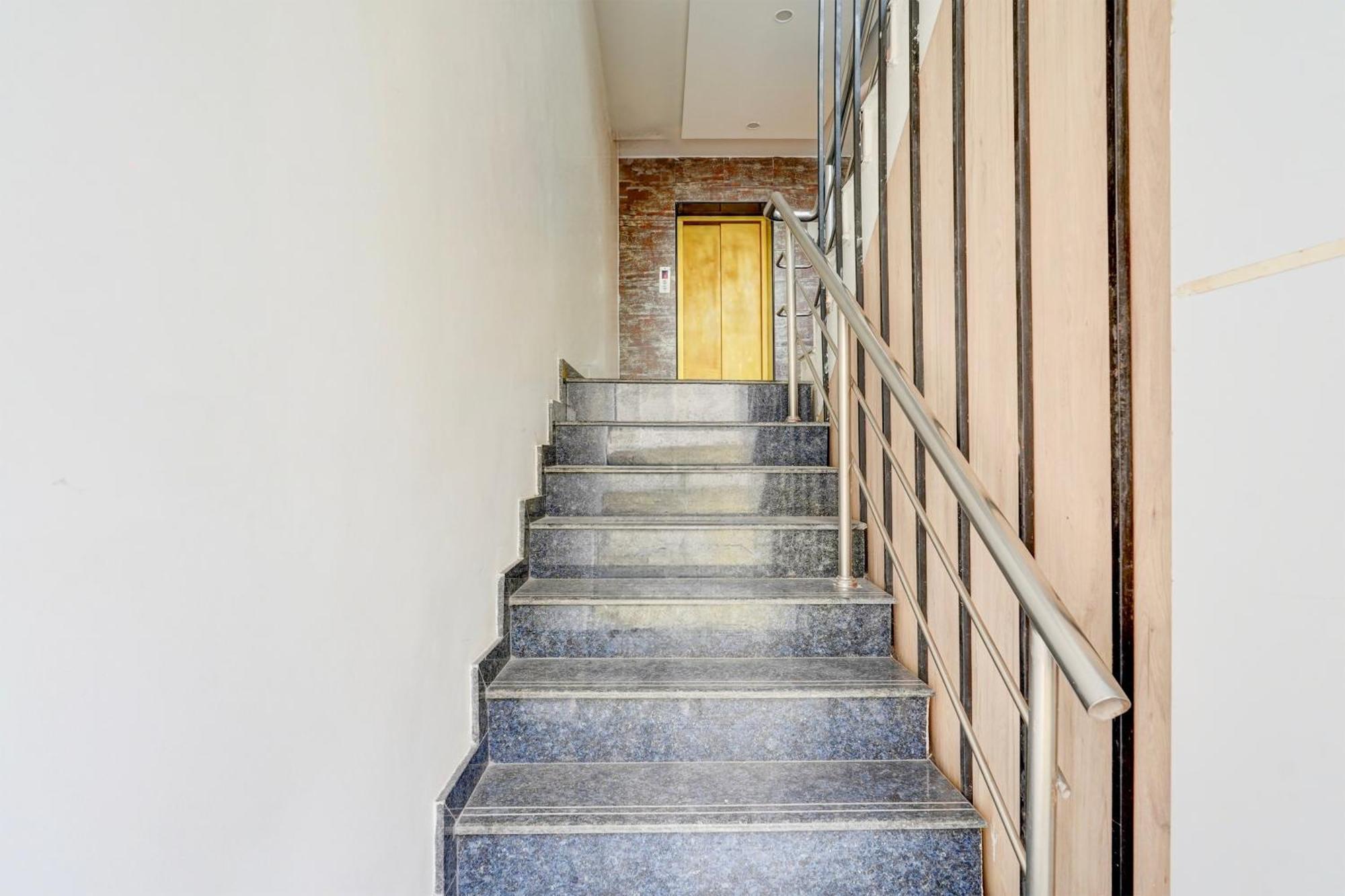 Townhouse Oriental Inn Ченай Екстериор снимка